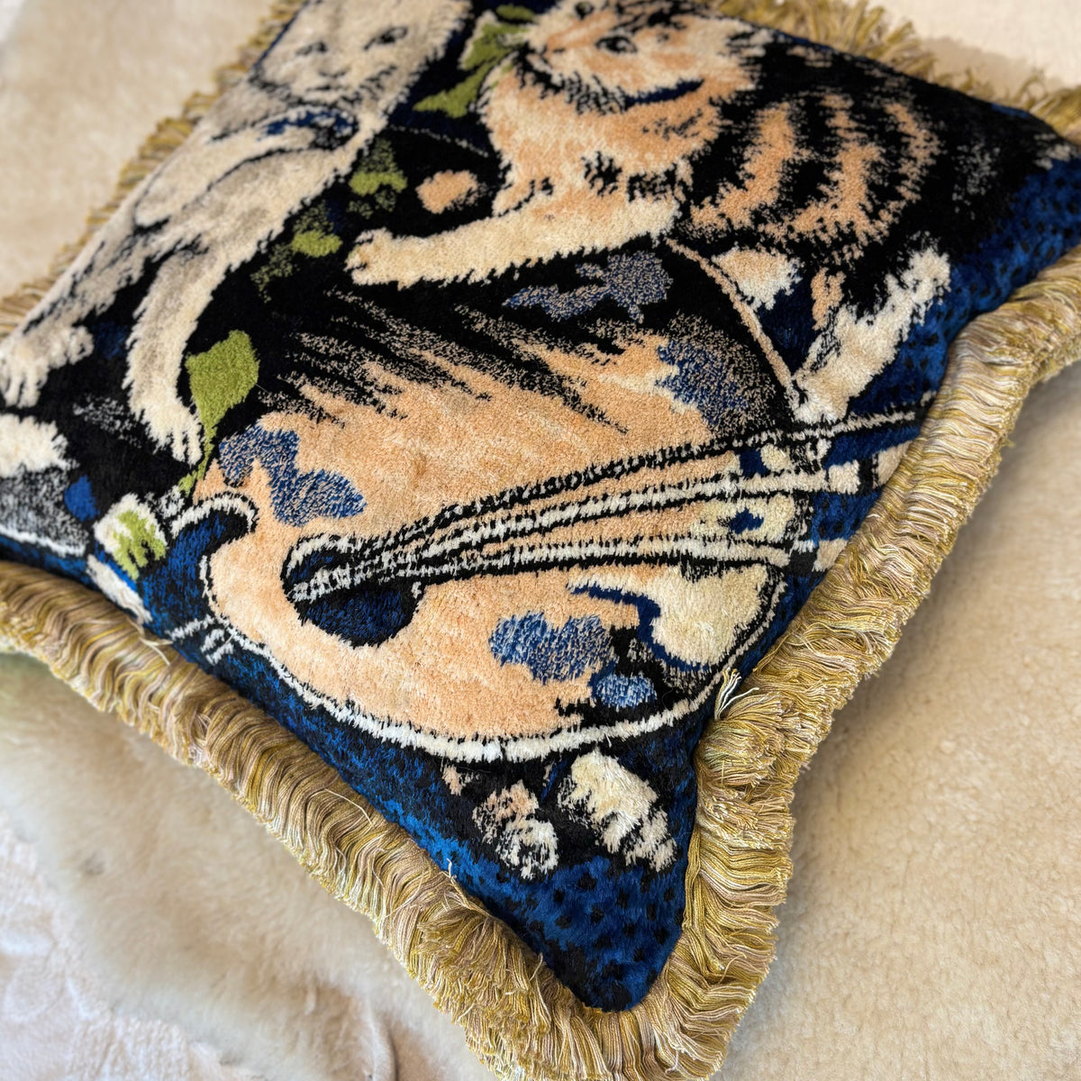 Art Cats Vintage Velvet Pillow