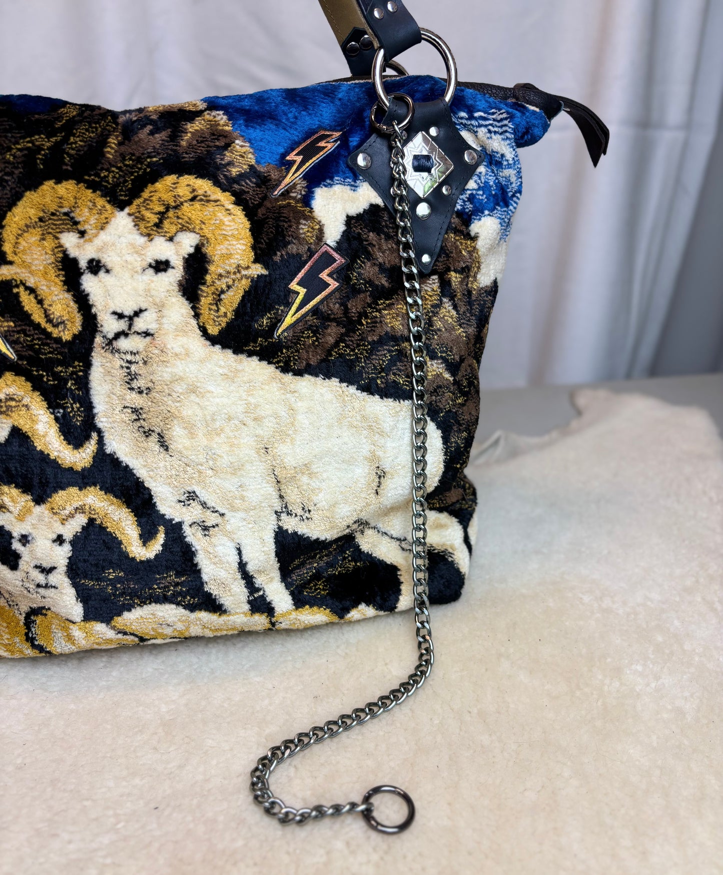 Bighorn Ram Velvet Ziptop Bag