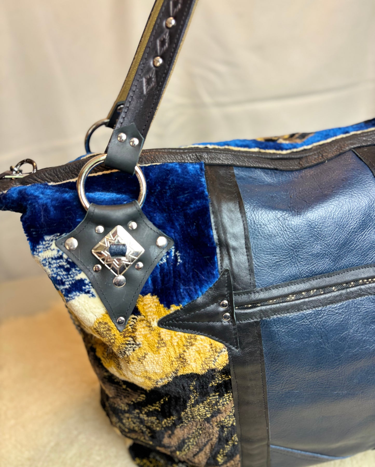 Bighorn Ram Velvet Ziptop Bag