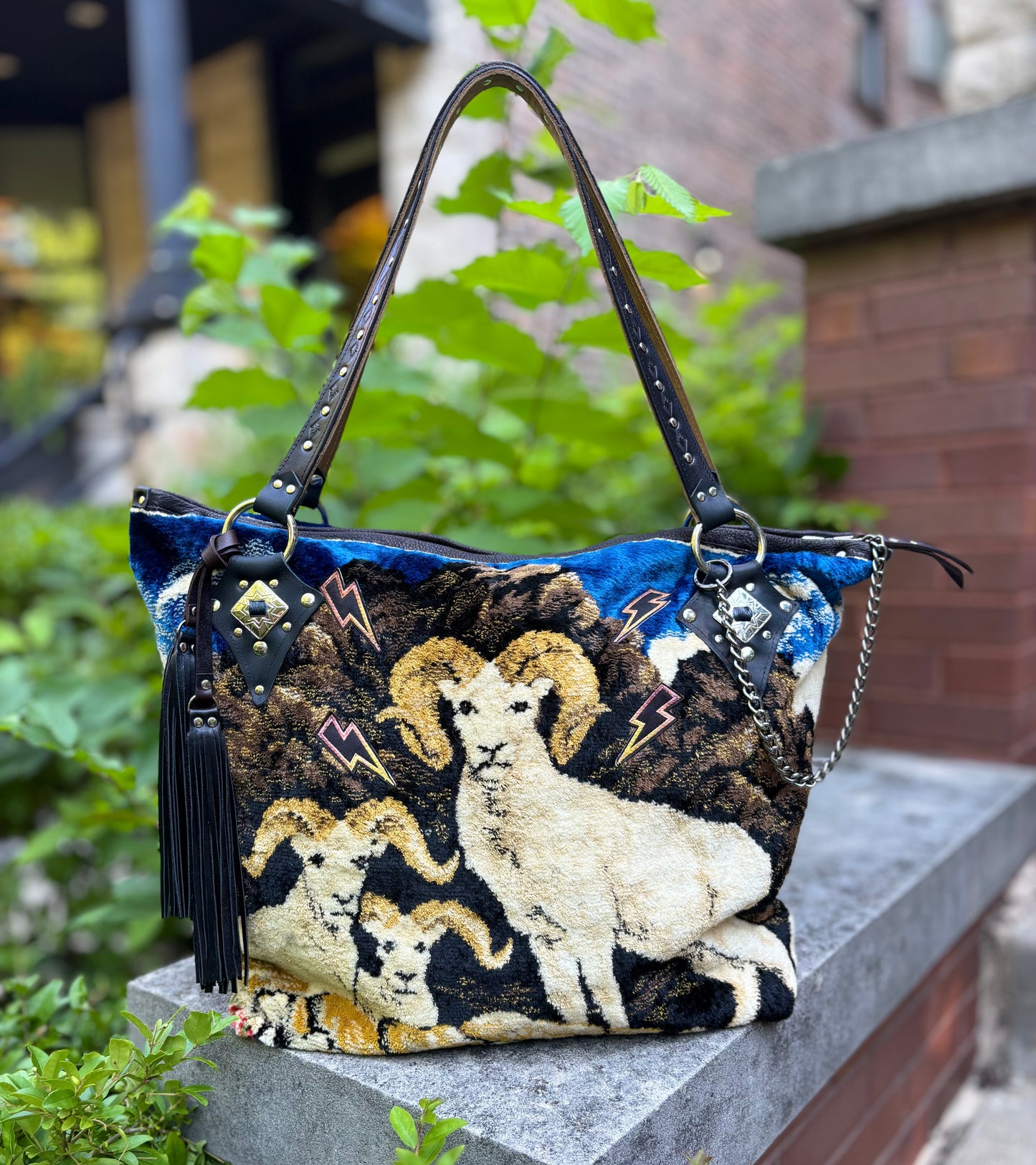 Bighorn Ram Velvet Ziptop Bag