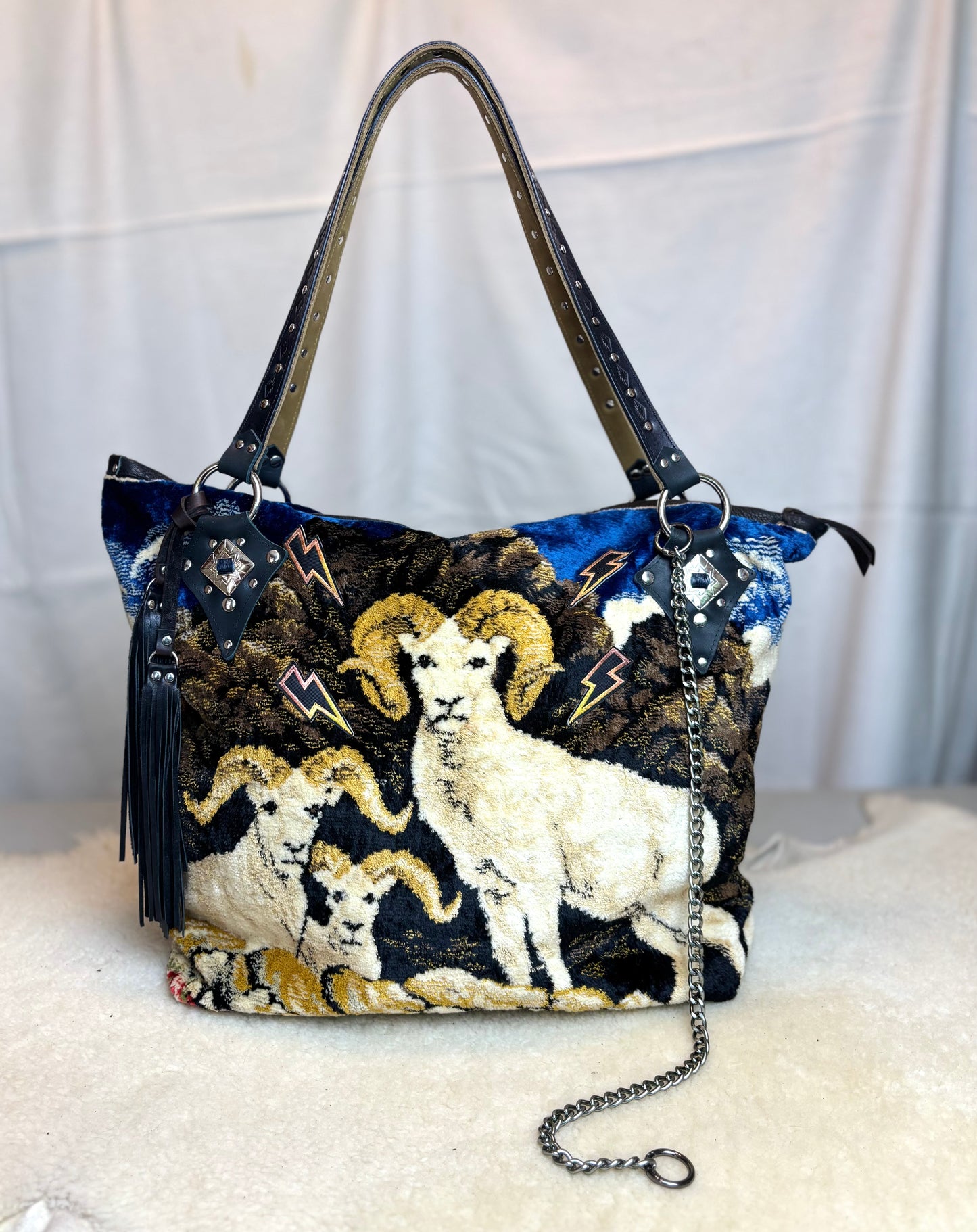 Bighorn Ram Velvet Ziptop Bag