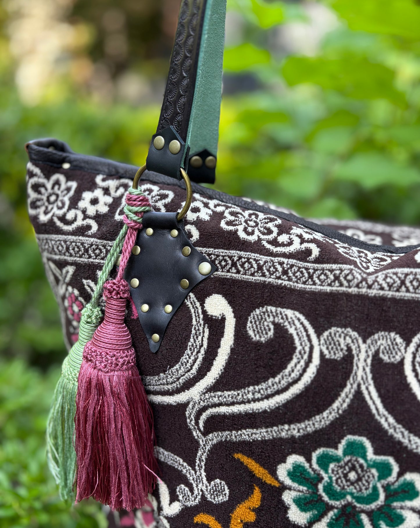 Brown Floral Prayer Mat Ziptop Bag