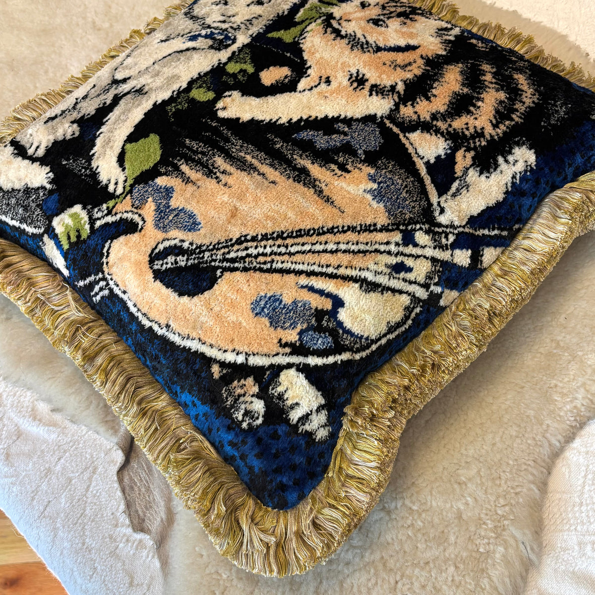 Art Cats Vintage Velvet Pillow