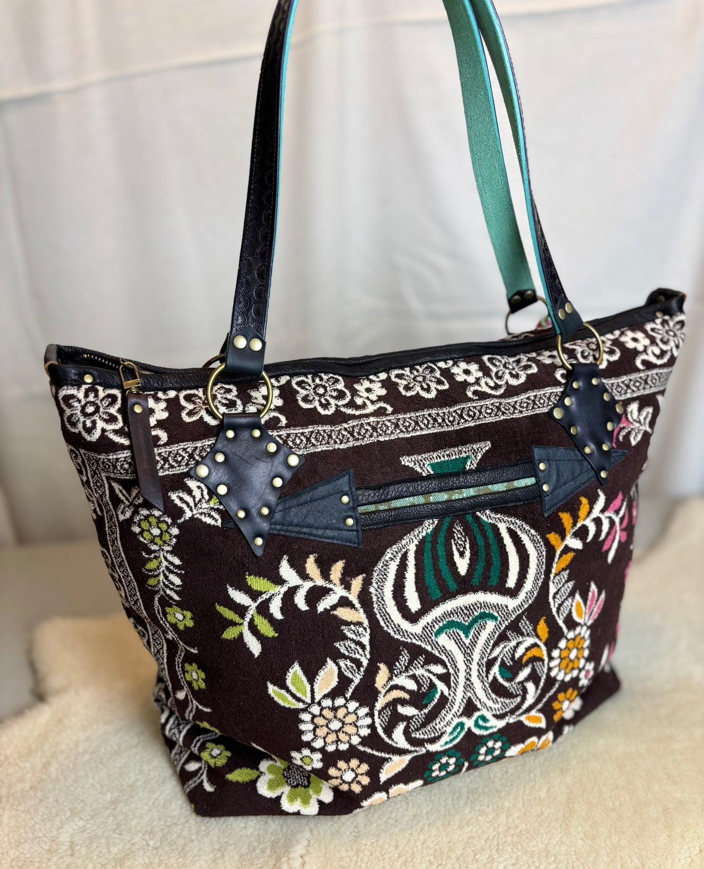 Brown Floral Prayer Mat Ziptop Bag